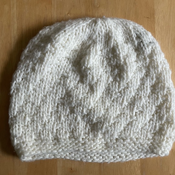 Relaxed Knit Beanie - Picture 5 of 9